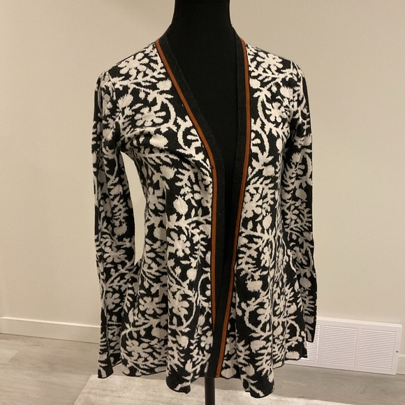 Fall Favourite Open Cardigan with a hi-low and rounded back & flat front . - Picture 1 of 6